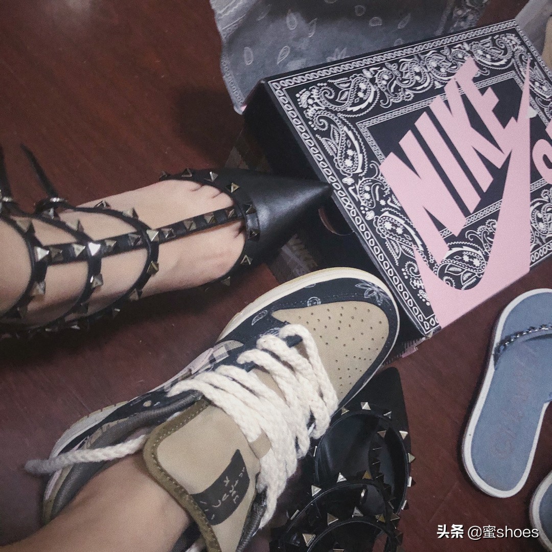 跟华伦天奴相同风格的高跟鞋,华伦天奴和ck高跟鞋