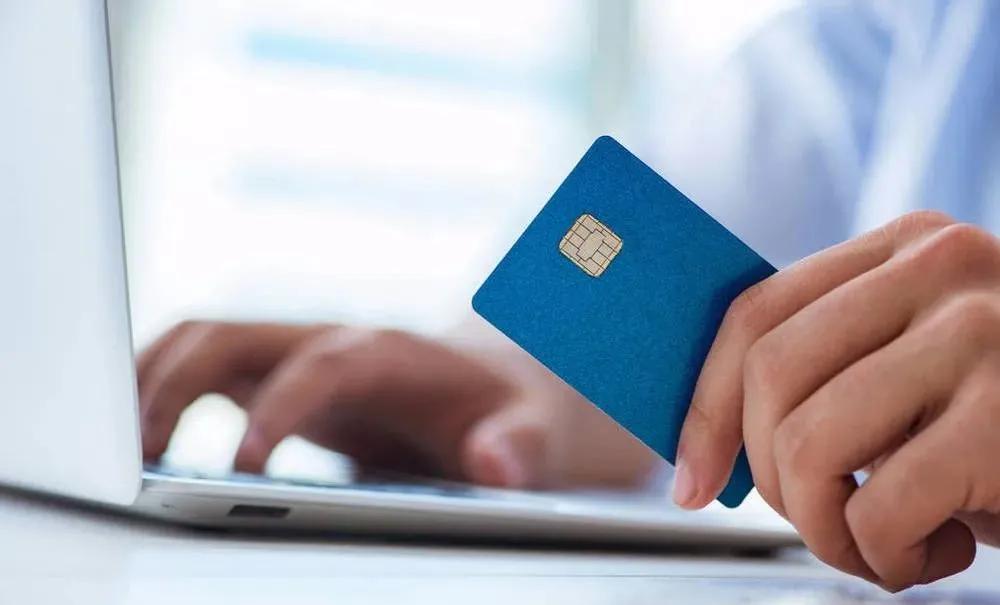 信用卡是有用的还是危险的,信用卡当成储蓄卡用有什么不好