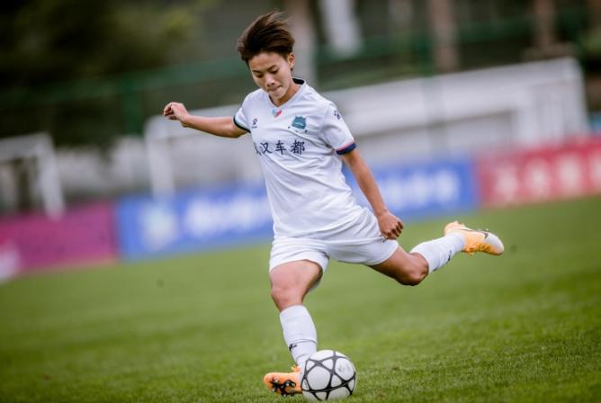 中国第一位足球小姐,中国首位世界足球小姐