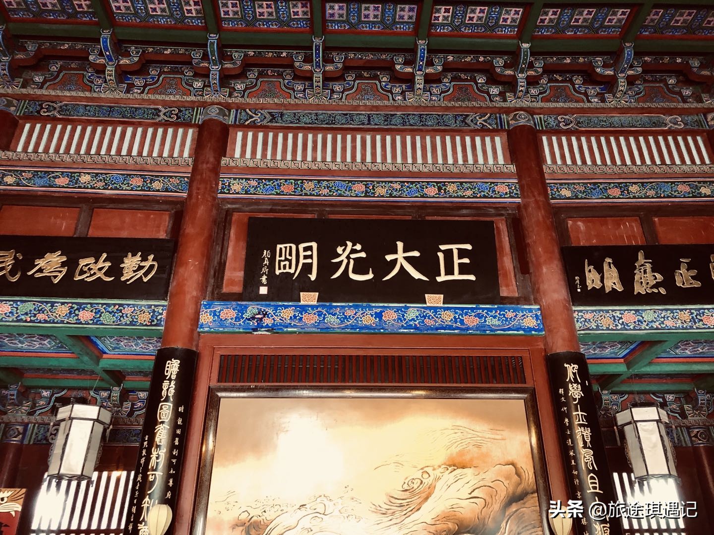 开封真正的千年老街,随着商业化入侵,老书店能否战胜铁板鱿鱼?