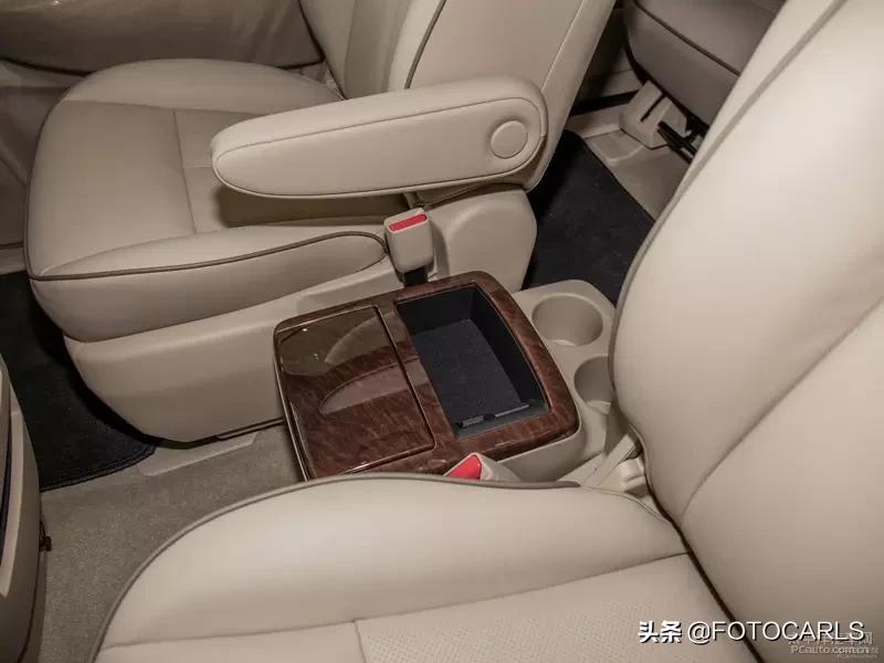 日产贵士3.5LSL实拍，比丰田埃尔法厚道，性价比超高豪华7座MPV