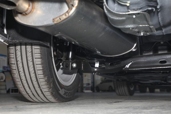 大众朗逸带有家族风格，搭载1.4T和1.5L，车身造型稳重