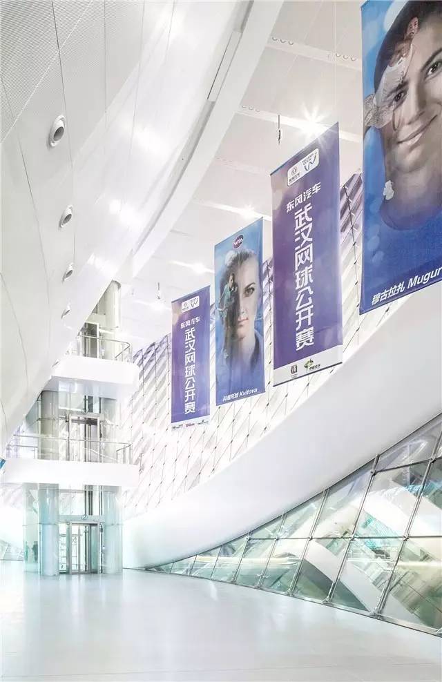 武汉光谷国际网球中心旋风球场