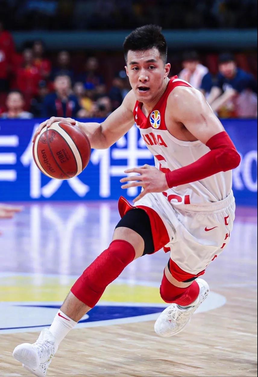 cba赛场再现争议一幕,cba赛场上用过的篮球值钱吗