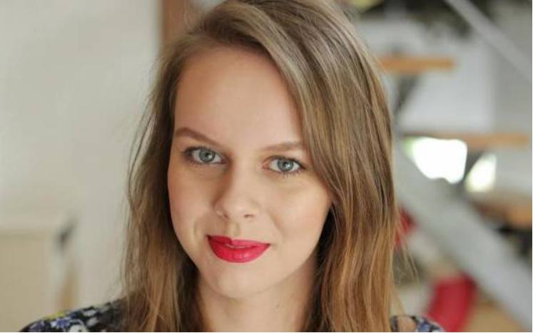 推荐一款不掉色又平价的口红,比较平价且好用的口红