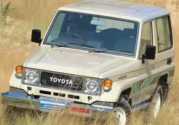 新款陆巡车,陆巡超帅越野视频