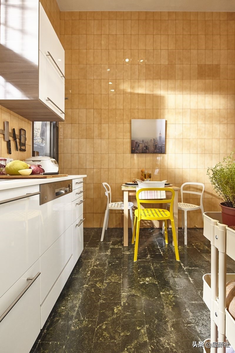 旧厨房灶台翻新最简单方法,姐弟农村老房改造