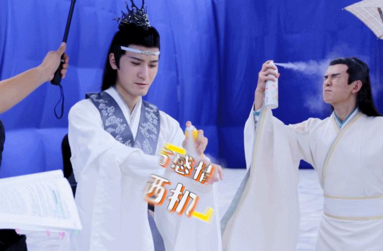 防晒喷雾当灭火器使用,防晒喷雾点燃视频