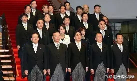 日本政坛五大家族,日本五大政治家族和德川家族