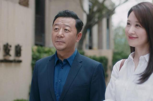 异性相处，男人突然做出这三个动作，十有八九是有人了