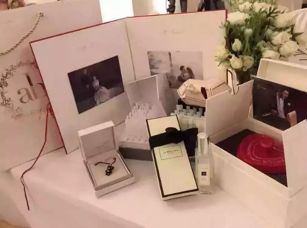 唐嫣大婚婚礼场景曝光伴娘美到爆,唐嫣婚礼上的伴手礼