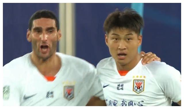 国足铁卫教科书式单防,足球中后卫铁卫