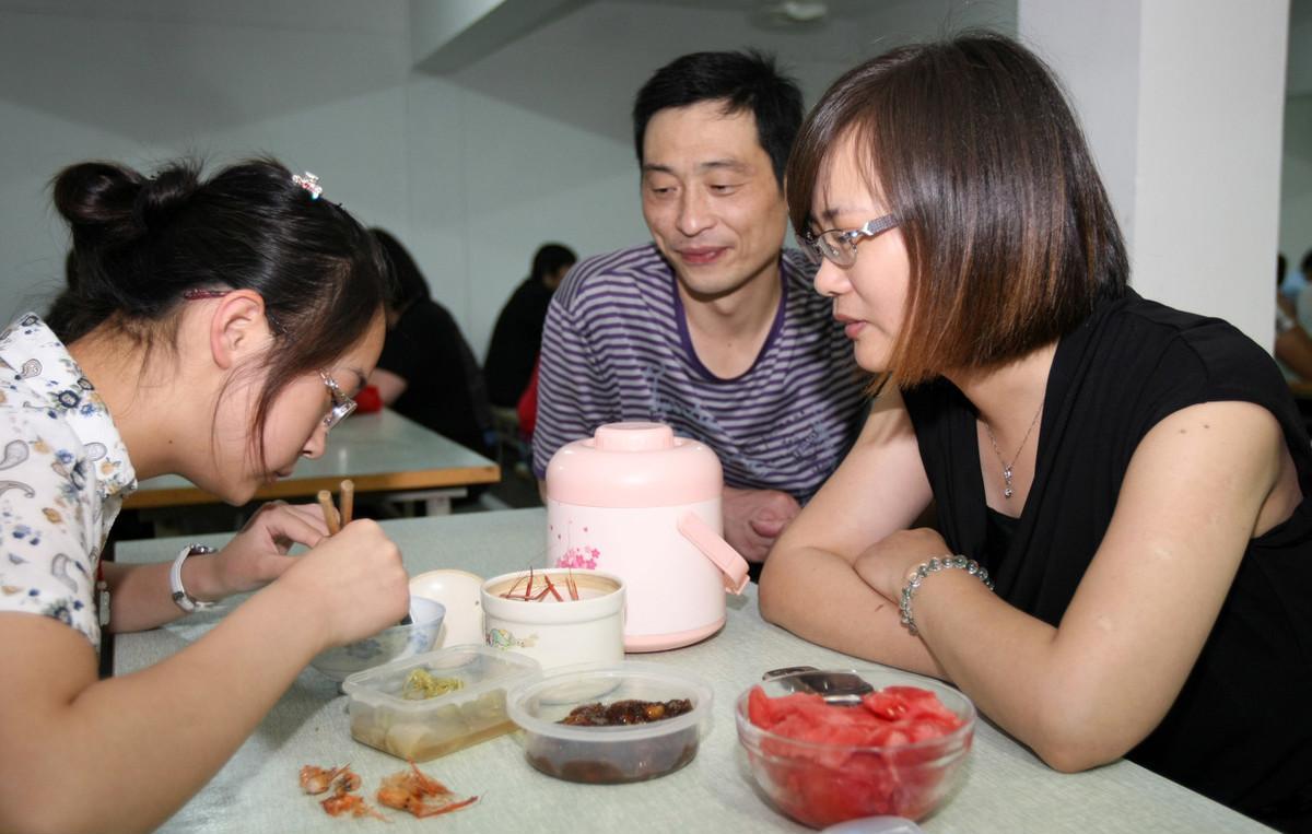 是否时常觉得活得很累，没目标？“空心”需要从小填补