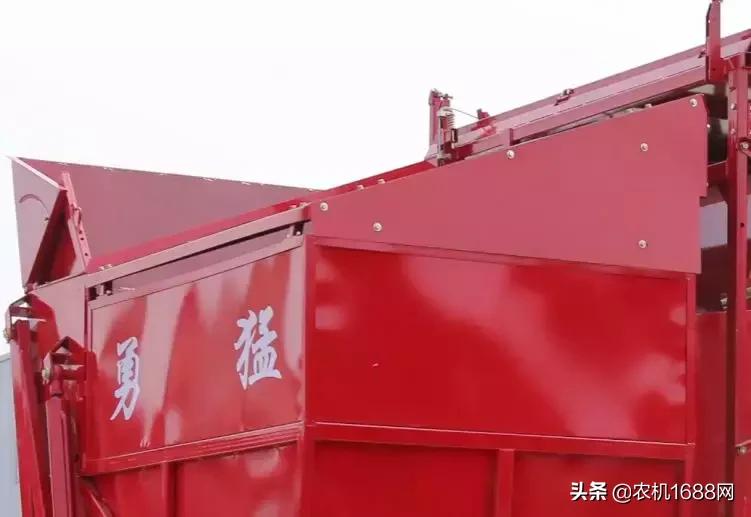 勇猛玉米收割机2021年补贴多少钱,17年的勇猛玉米收割机能卖多少钱