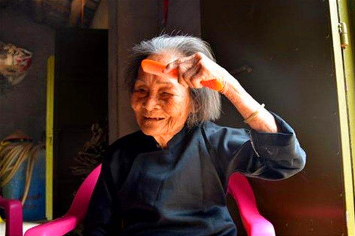 早不说梦晚不梳头何讲究,晚不梳头早不说梦是怎么回事