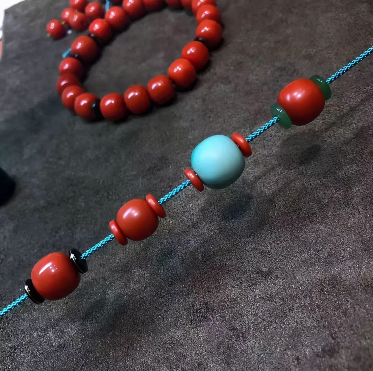 玩手串就是盘？你错了，搭配学不好，手串low到老