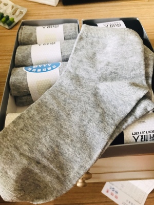 哪些牌子的袜子适合老年人穿,适合老年人的松口袜