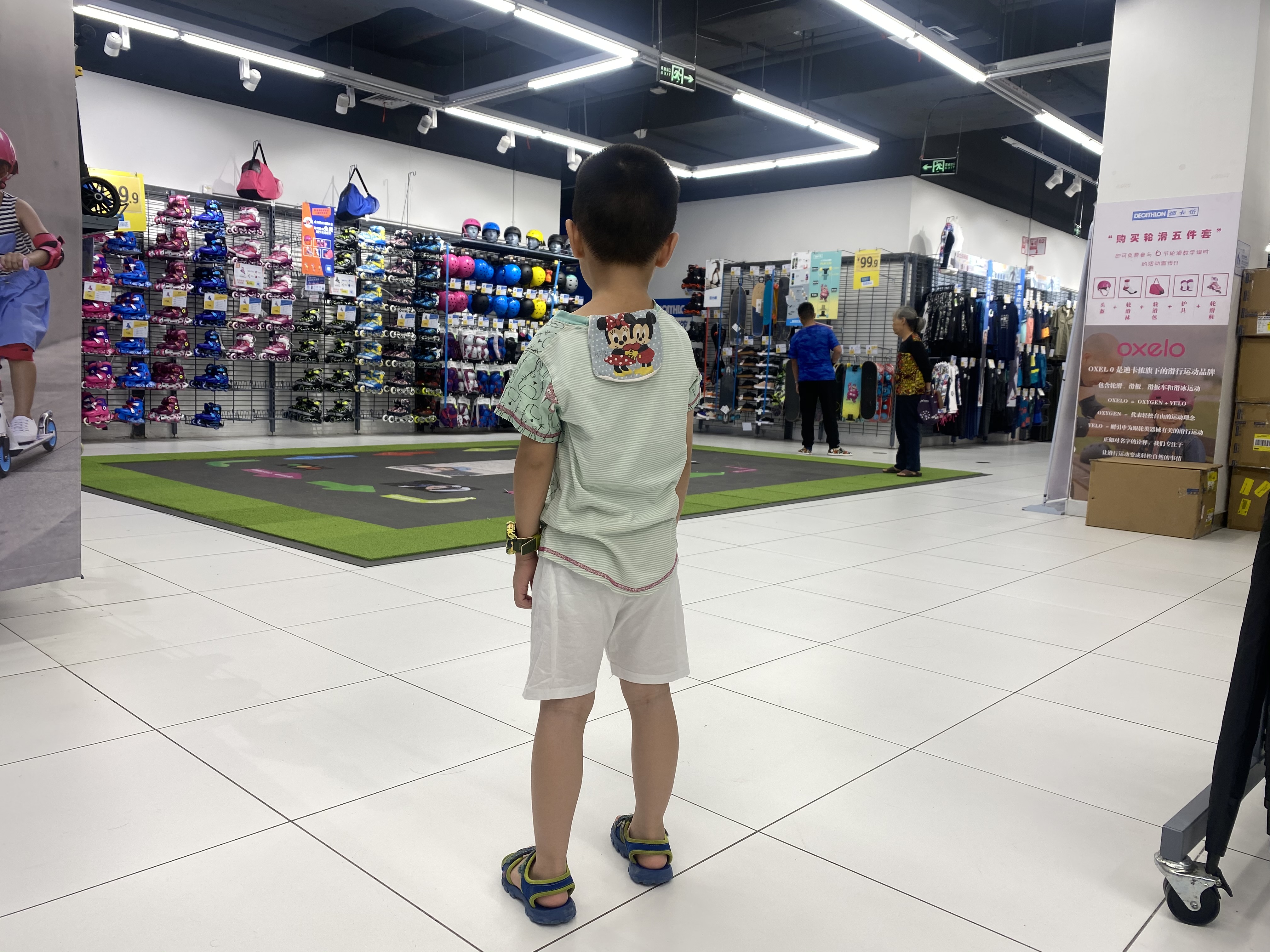 3608xs和小天才q1r手表哪个好,儿童手表360好还是小天才好