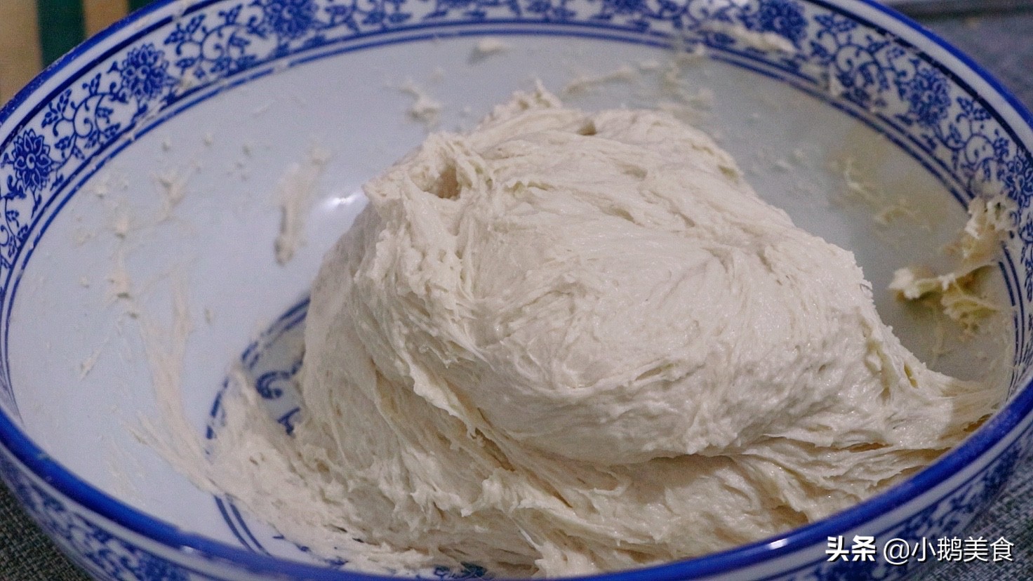 香酥五香烧饼的做法视频,烤箱做五香烧饼的制作方法和配料