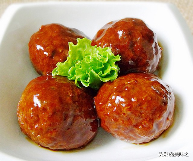 红烧狮子头最正宗的做法软糯醇香,红烧狮子头经典做法香滑软糯