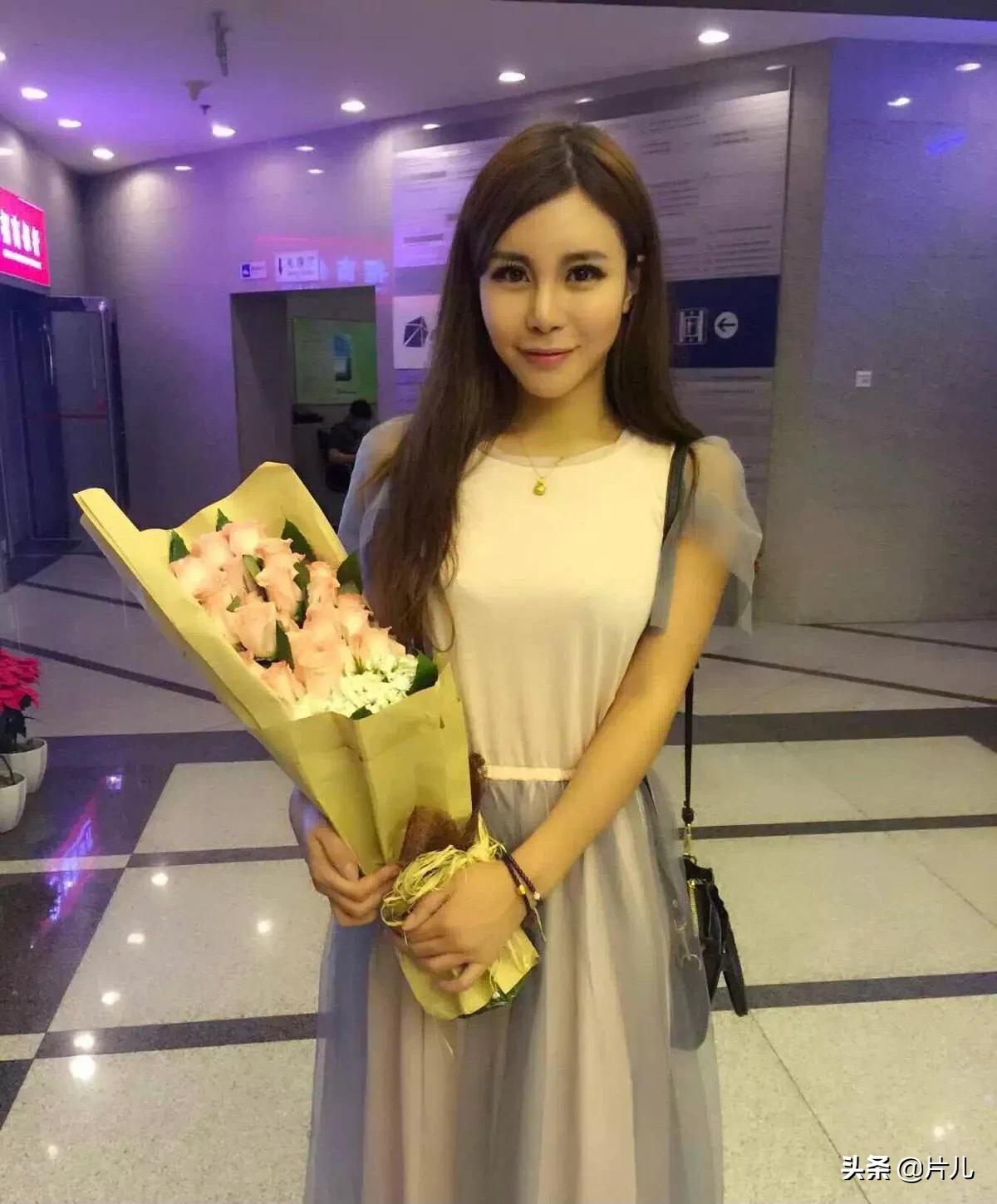 宁愿坐在宝马里哭的马诺现状,马诺宁愿坐在宝马里哭视频