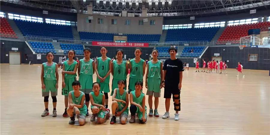 重庆市渝北区小学2024年足球联赛,恭喜实验小学获得足球比赛冠军