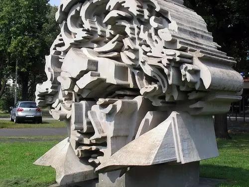 贝多芬是伟大的作曲家,与贝多芬同样伟大的艺术家