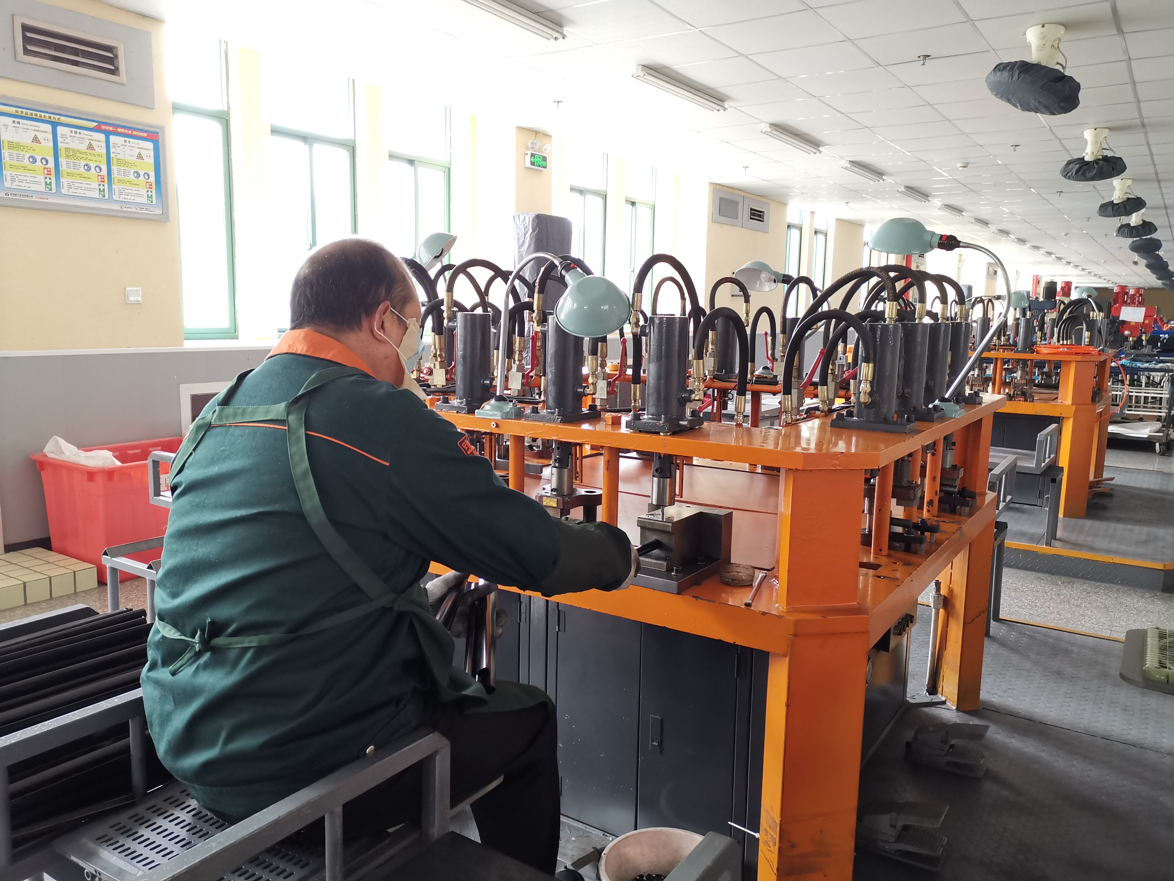 许洪键：做好疫情防控工作，尽快恢复正常生产