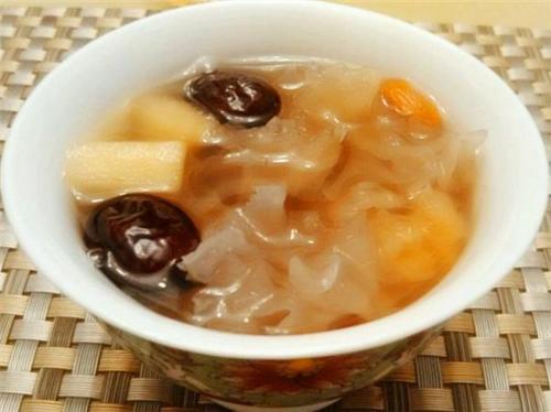 春咳吃什么水果止咳效果好,天气干燥咳嗽吃什么最降火