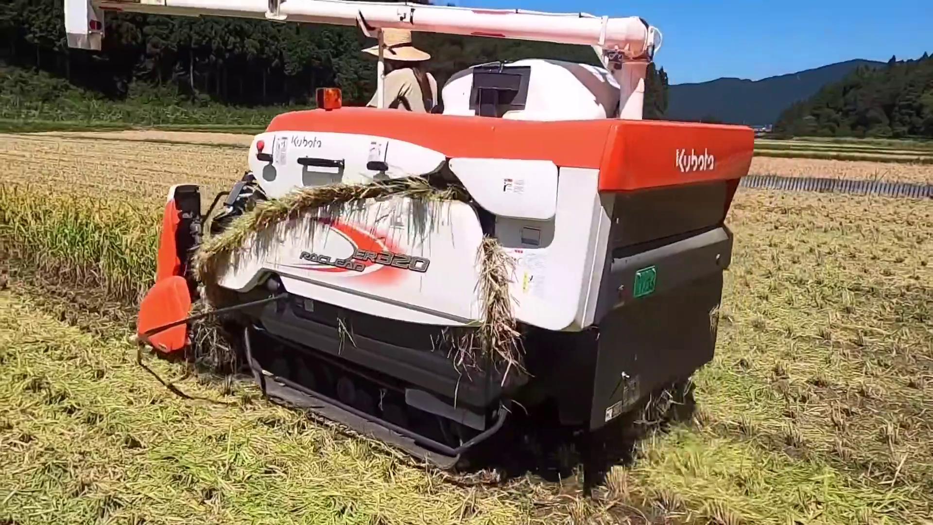 久保田230收割机一小时能割多少亩,久保田小型收割机2023新款价目表