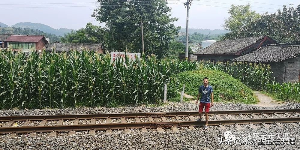 绿皮车成渝铁路上运行,川黔铁路最后的绿皮车