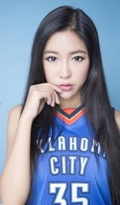 女生穿杜兰特35号勇士球衣图片,女生穿杜兰特7号球衣