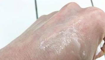 怎样改善皮肤上的鸡皮疙瘩,最有效去鸡皮疙瘩的方法