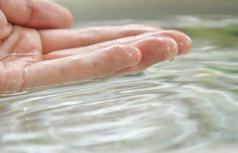 涂牙膏、抹猪油、敷蛋清、铺面粉？你真的知道怎样处理烧烫伤吗？