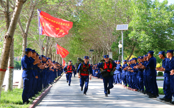 新疆森林消防新训队员,乌鲁木齐森林消防新训大队教导员