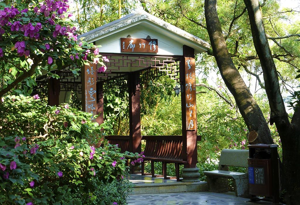 惠州西湖苏东坡小妾墓,惠州西湖和苏东坡有什么关系