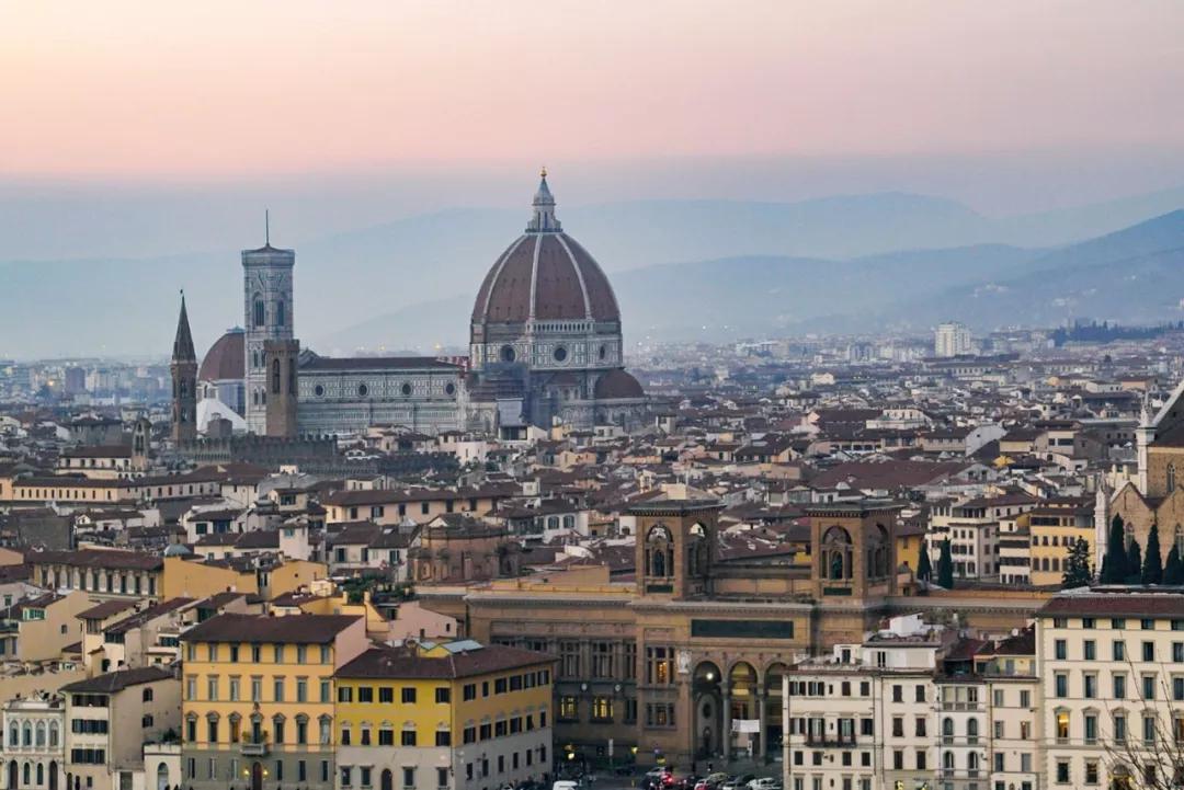 他捐了1000多亿文物,他捐给中国上千亿文物