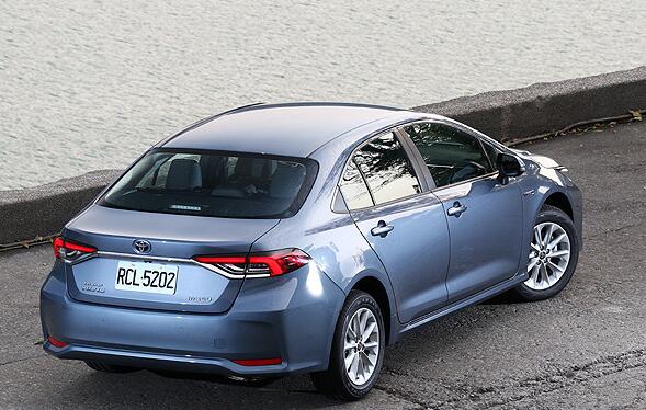 油电混动丰田卡罗拉顶配版,最省油的轿车卡罗拉报价