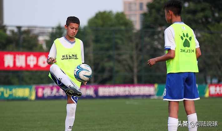 中国在西班牙青训的球员有多少,中国和西班牙综合实力对比