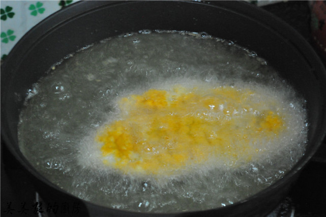 炸现成鸡排怎么做酥脆好吃又简单,香酥面包糠炸鸡排的新做法推荐