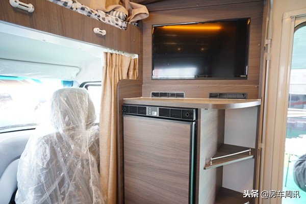 欧胜底盘短轴低顶升顶房车,欧胜底盘和宝迪底盘比较