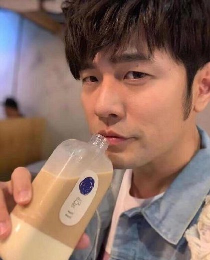 周杰伦奶茶350元一杯的背后 (周杰伦3元奶茶)