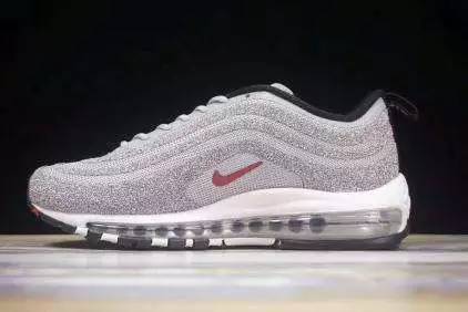 买不起的联名,优衣库t恤联名款