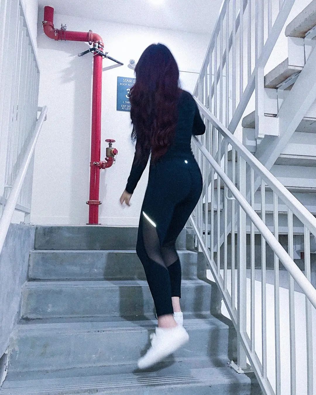 lisa和rosie秀恩爱,lisa与rosa在直播间接吻