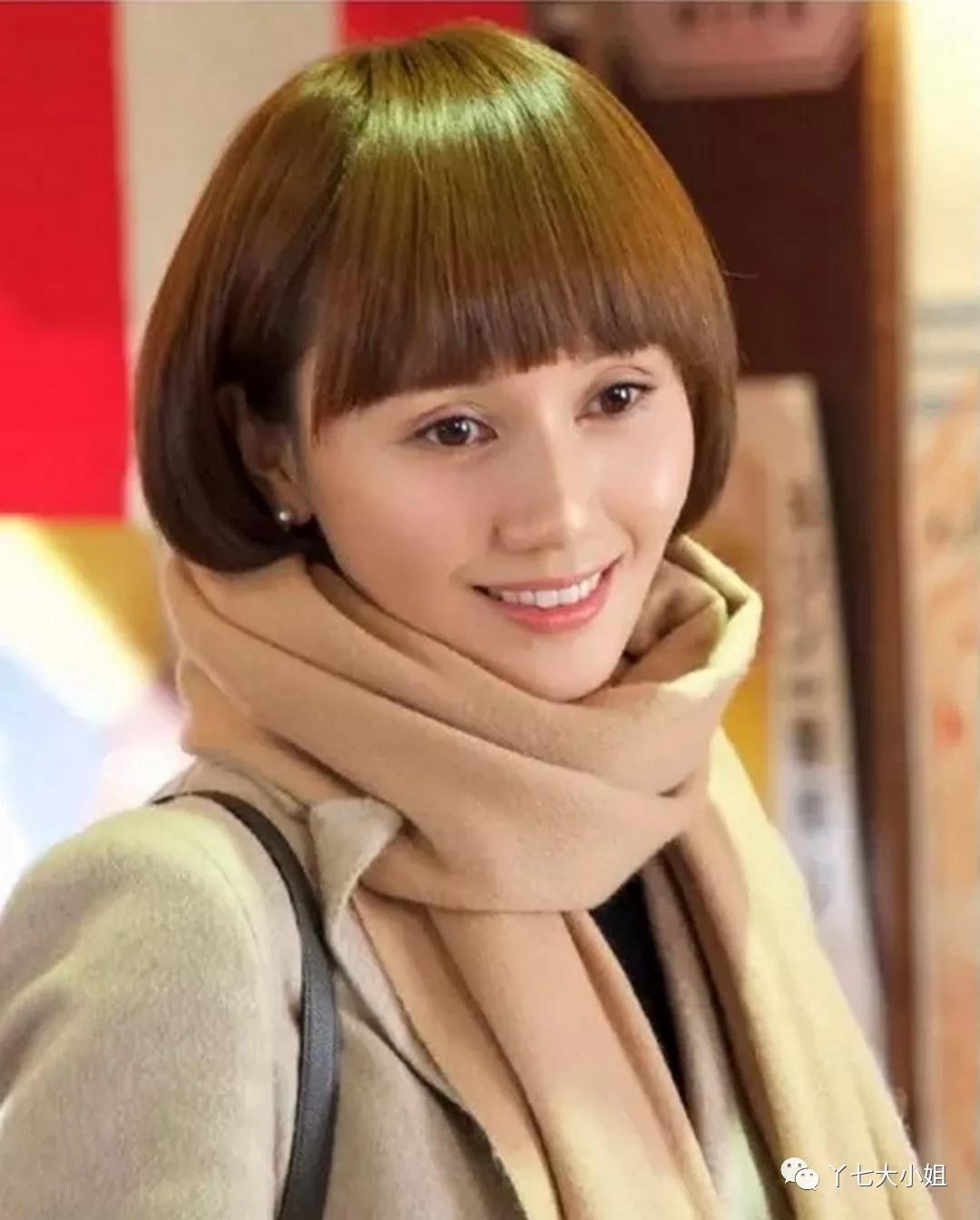 秋冬一定要穿出时髦贵气感,今年秋冬最时髦的颜色搭配