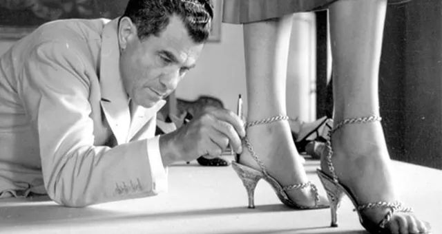 林允纪梵希代言,林允菲拉格慕香水