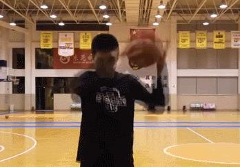 郭艾伦最全进攻技巧,高速控球怎么练习