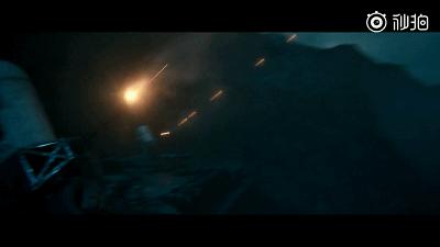 神奇女侠能拿起雷神之锤吗,神奇女侠跳飞机