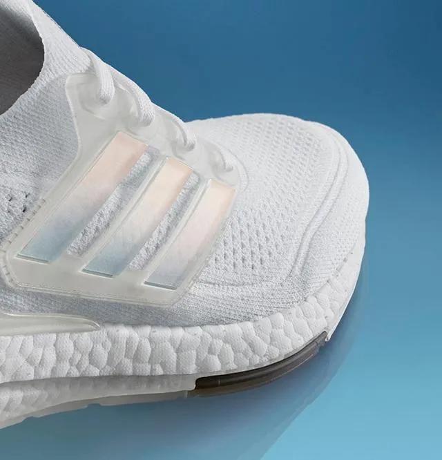 ULTRABOOST21颠覆想象,革新技术让奔跑能量十足
