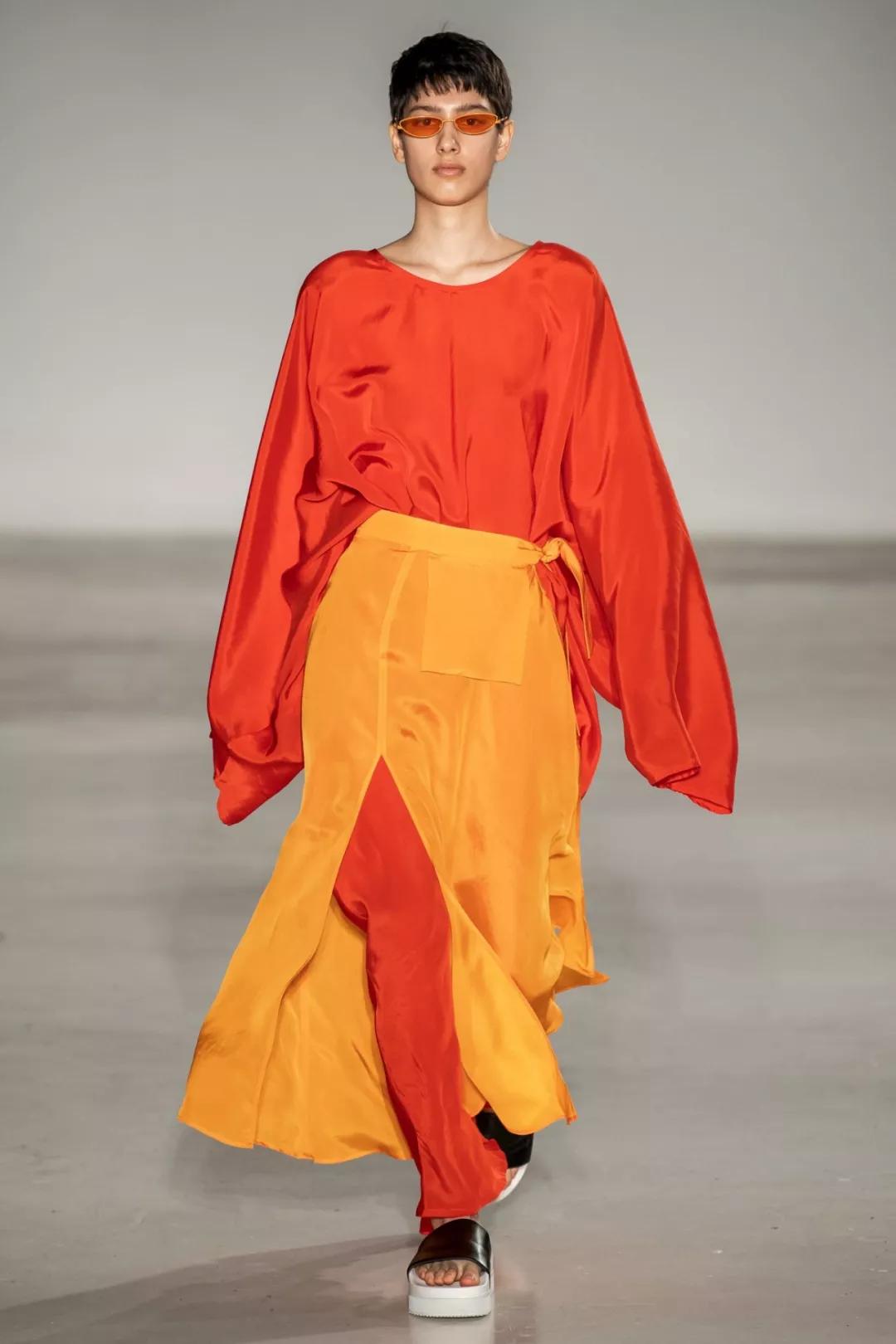 2020流行什么颜色的衣服,今年最流行的衣服颜色是什么颜色